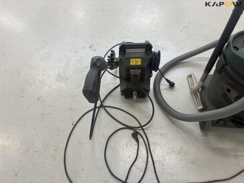 Vacuum cleaner and high-pressure cleaner 17