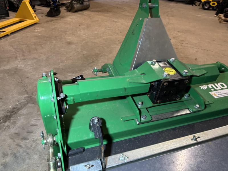 Stone Burrier SB-125 stone laying cutter 32