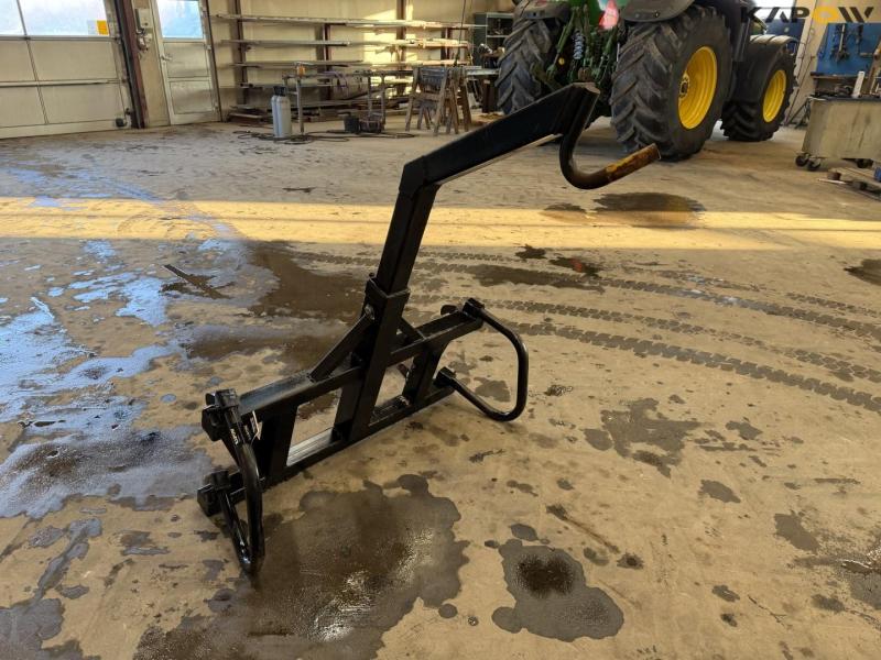 Big sack lifter with Euro hitch 3