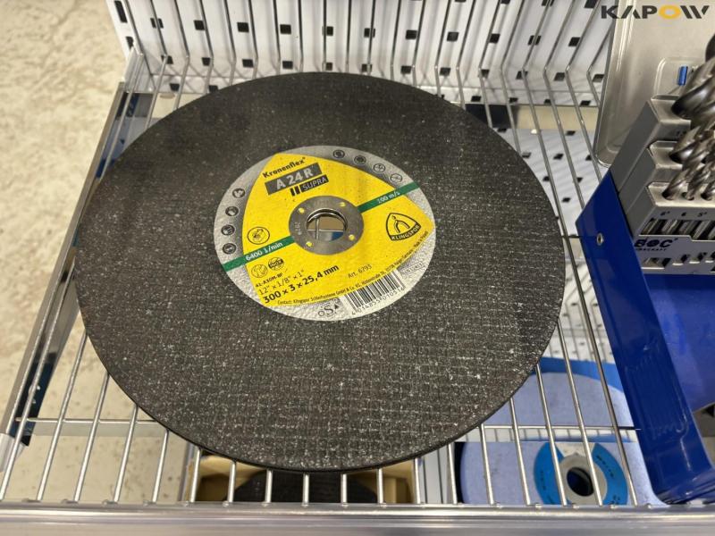 Large batch of drills, cutting discs and miscellaneous 27