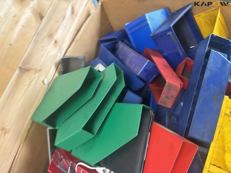 Large batch of storage boxes 13