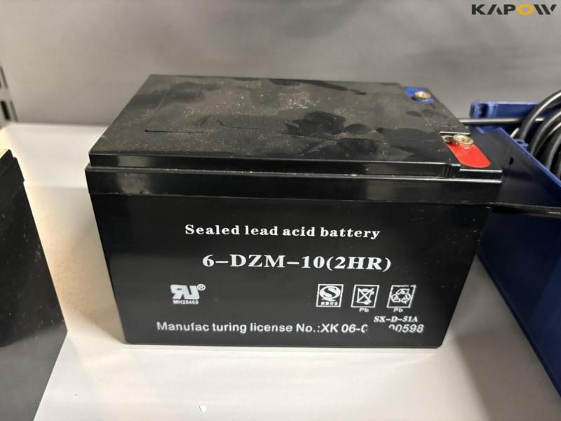 Large batch of lawn mower spare parts 10