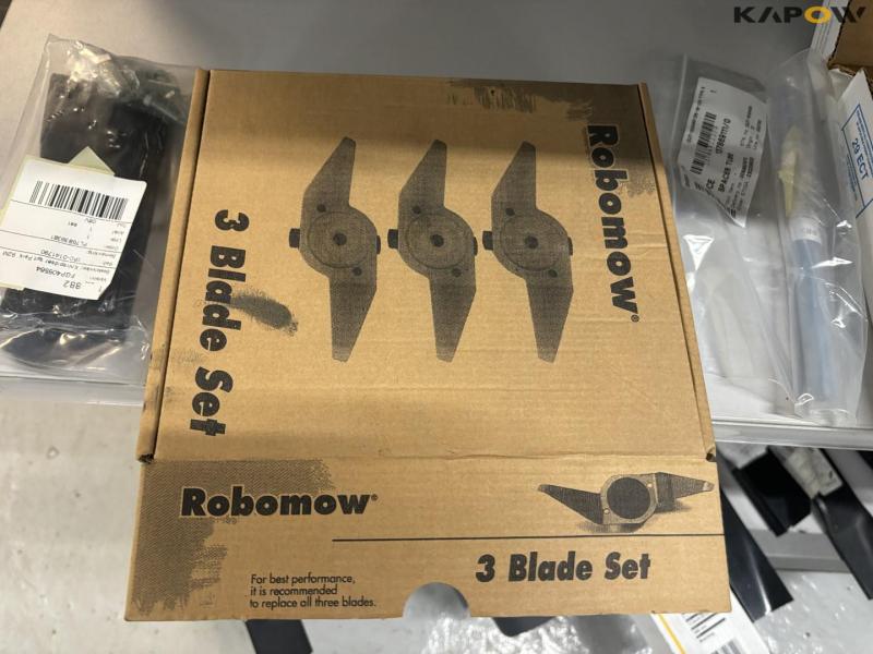 Large batch of lawn mower spare parts 31