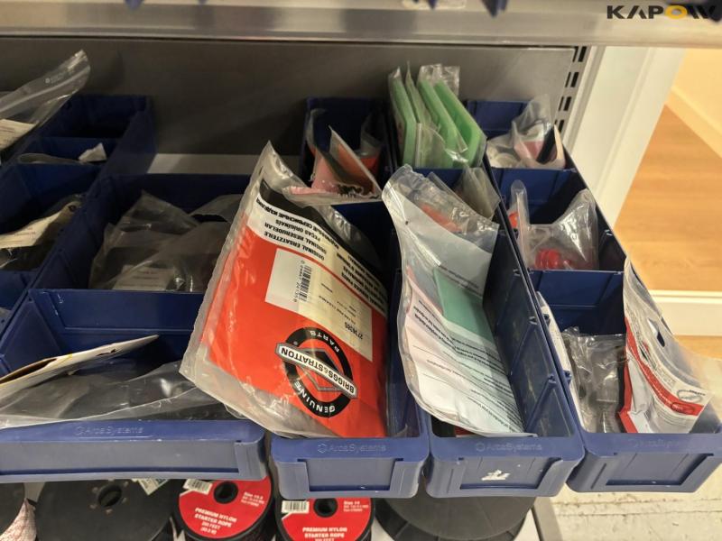 Large batch of lawn mower spare parts 98