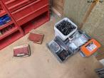 Large batch of screws 21