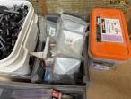 Large batch of screws 25
