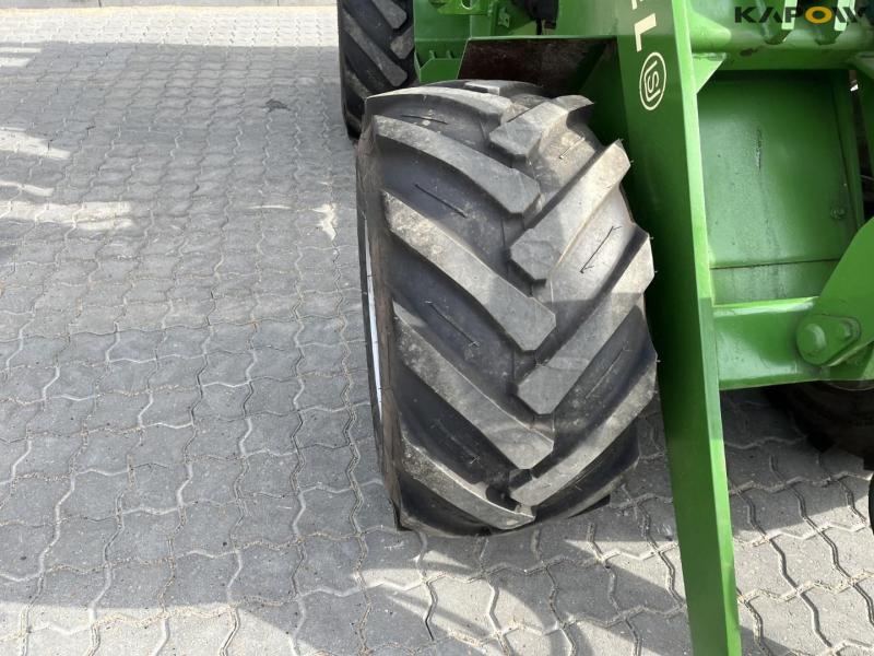 Striegel 300 DY/A skid steer loader 17