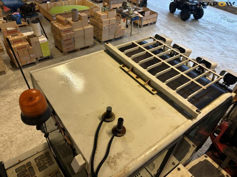 Takeuchi TB1140 excavator 33