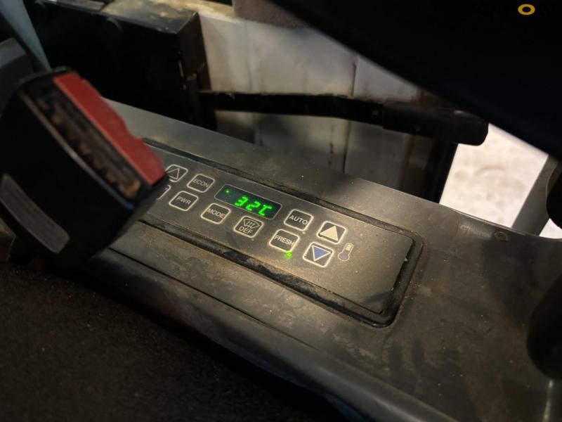 Takeuchi TB1140 excavator 54