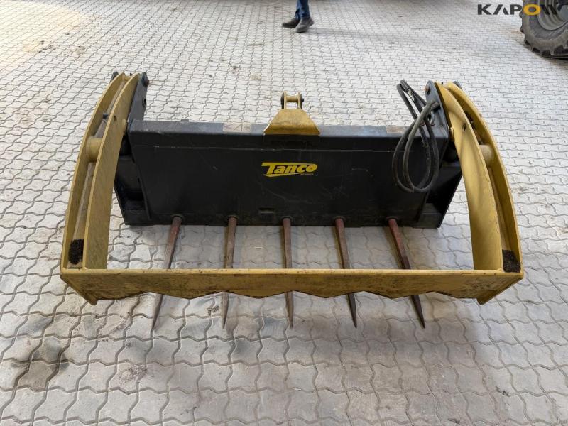 Tanco bale grab with Euro hitch 2