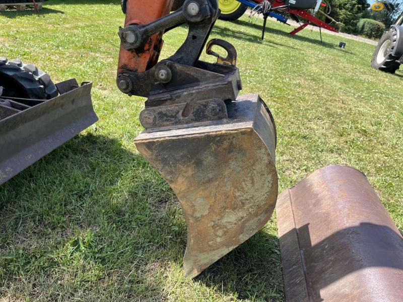 Terex HR 1.6 mini excavator 18