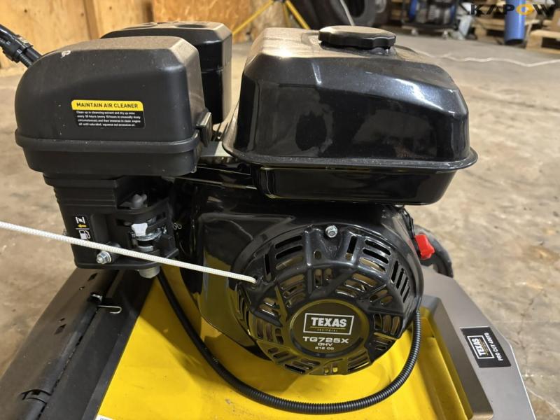 Texas 400TG lawn aerator 14