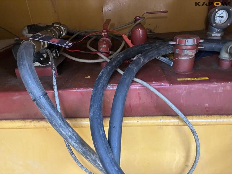 Thyholm fuel container with pump 21