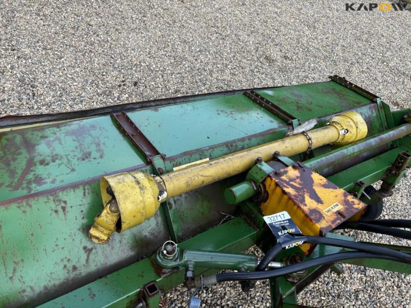 Thyregod sweeper with 3-point hitch 15