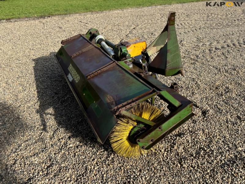 Thyregod sweeper with 3-point hitch 5