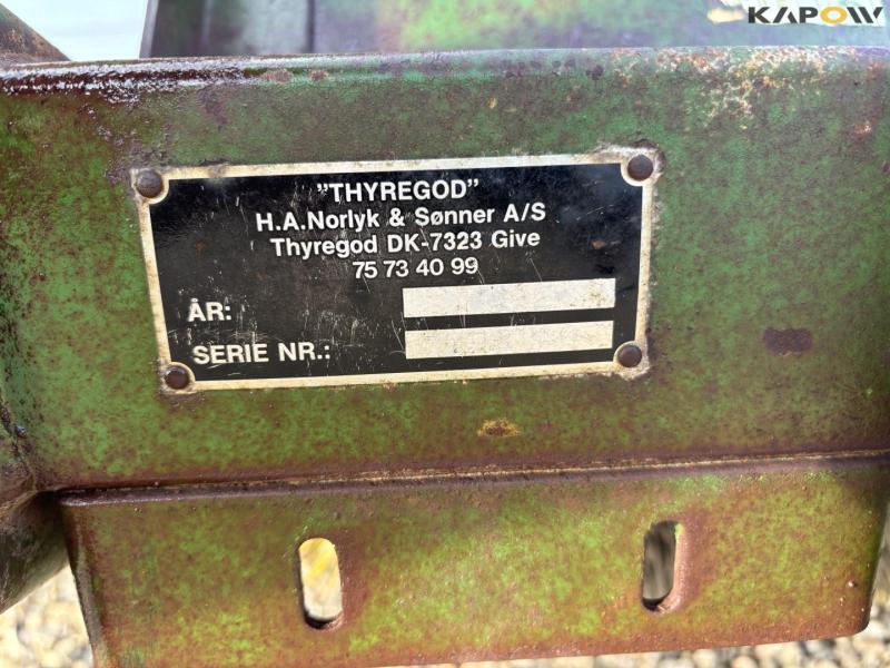 Thyregod sweeper with 3-point hitch 19