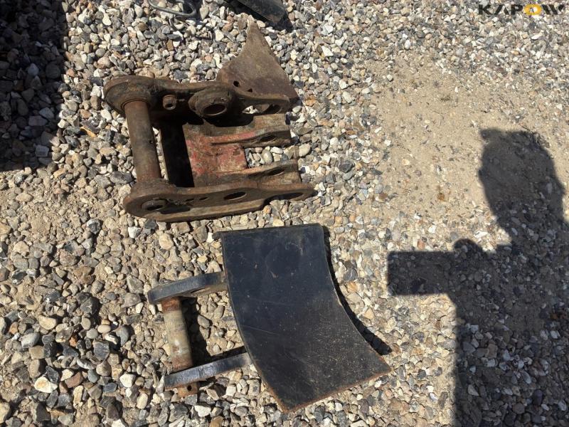 Tilt grader bucket + two digging buckets and brackets 24