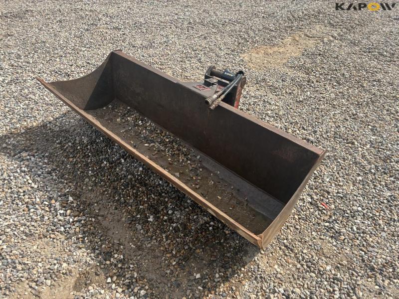 Tilt planer bucket 1