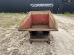 Tipping container for pallet forks 2