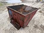 Tipping container for pallet forks 5