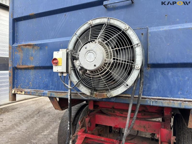 Tipper with drying channel 14