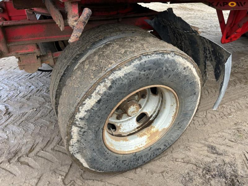 Tipper with drying channel 35