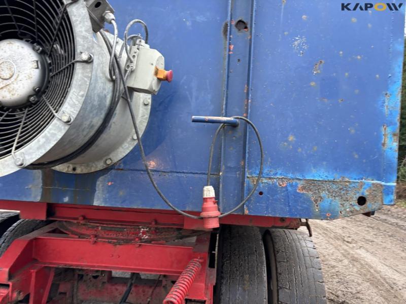 Tipper with drying channel 12