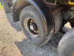Tipper with trailer hitch 47