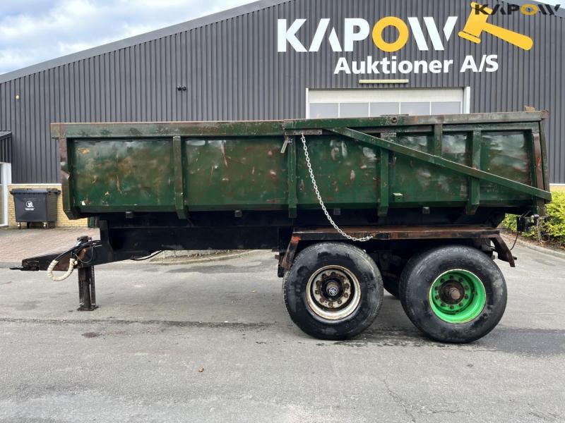 Tipping trailer 8