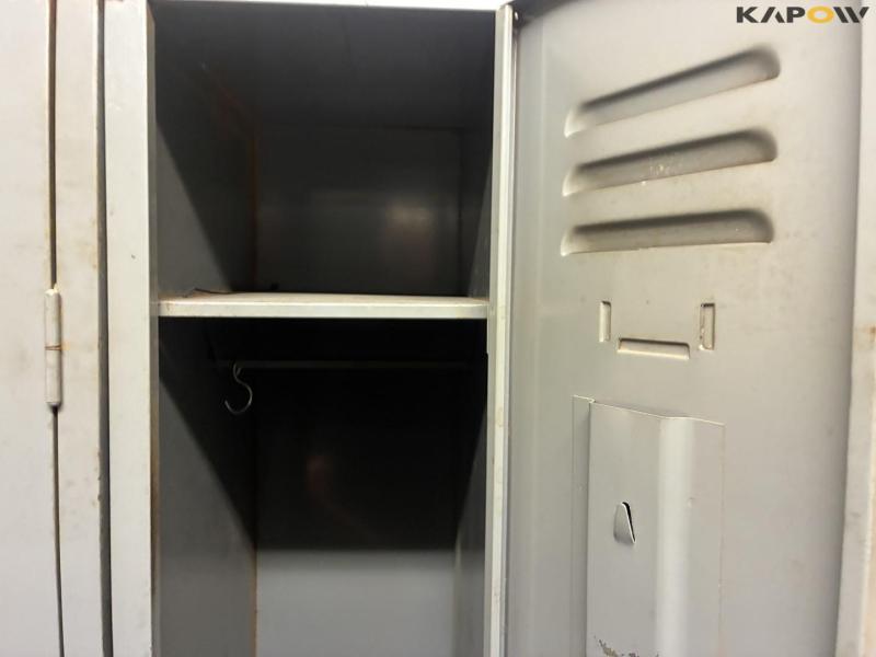 Clear the room - wardrobe, cleaning, clothes and shoes 16