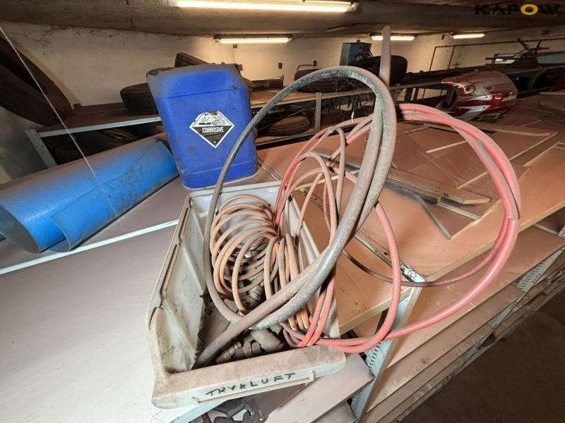 EMPTY THE ROOM 322