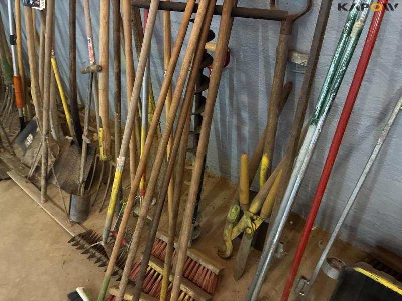 Clear the wall of tools 17