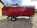 Dry truck trailer with blower and tarpaulin 4
