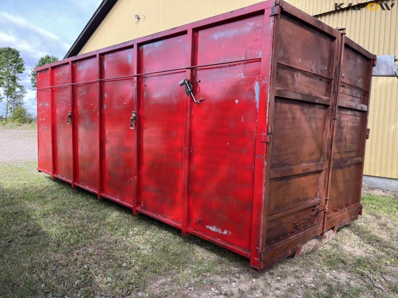 Dry container with tarpaulin 6