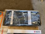 Socket wrench set and combination wrench set 4