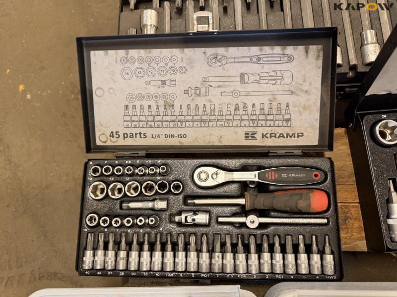 Socket wrench set and combination wrench set 13