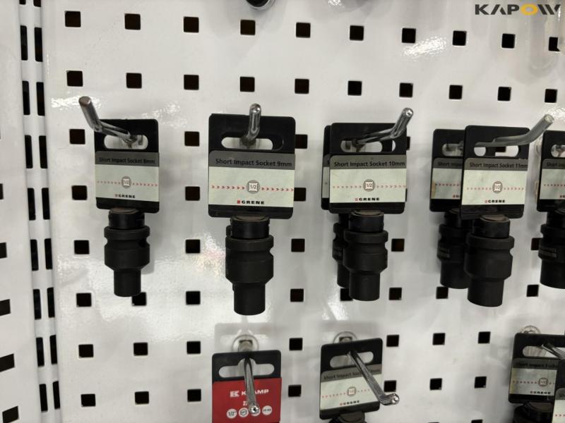 Sockets for socket wrenches. 13