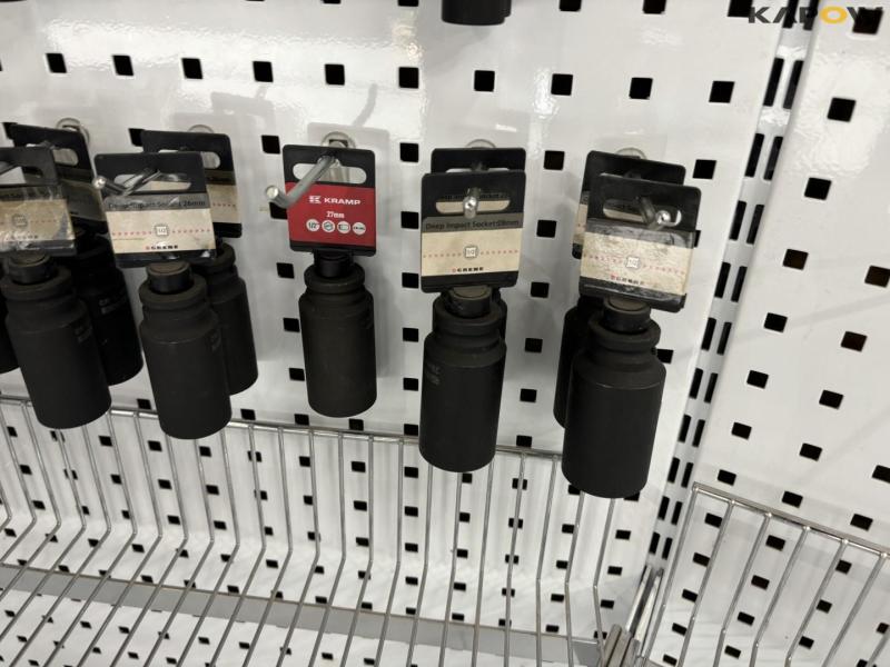 Sockets for socket wrenches. 18