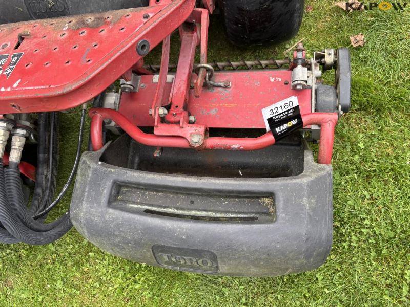 TORO Greensmaster 32 cylinder mower 10