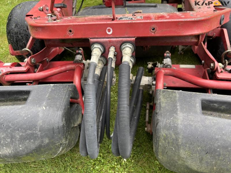TORO Greensmaster 32 cylinder mower 16