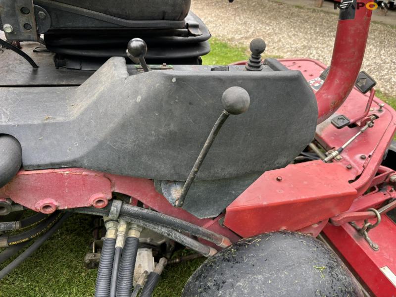 TORO Greensmaster 32 cylinder mower 28