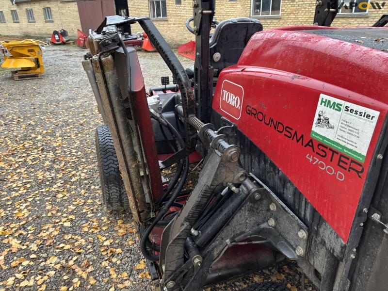 TORO Groundsmaster 4700D rotary mower 32