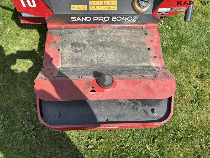 Toro Sand Pro 2040Z bunker rake 11