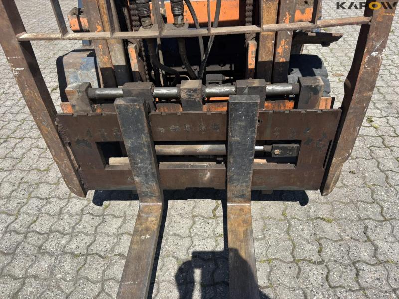 Toyota 02-5 FD25 forklift 10