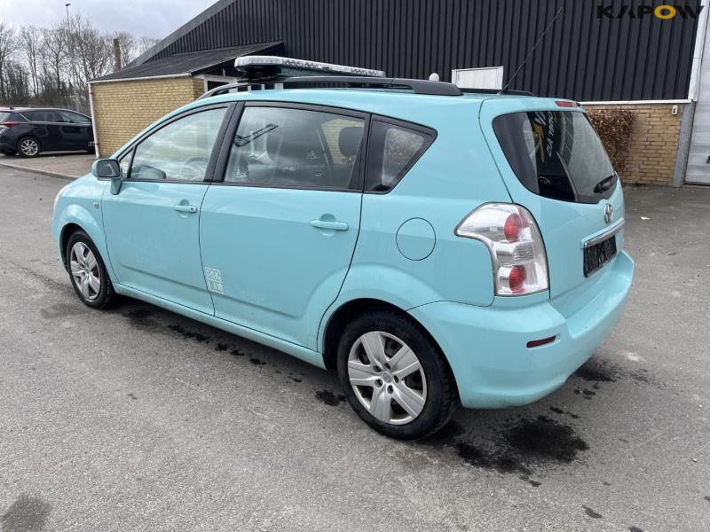 Toyota corolla verso van 7