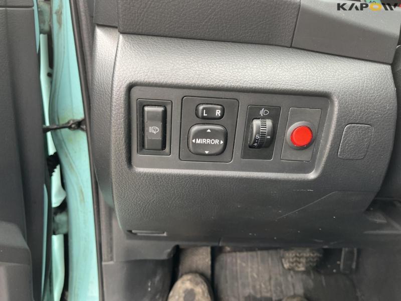 Toyota corolla verso van 28