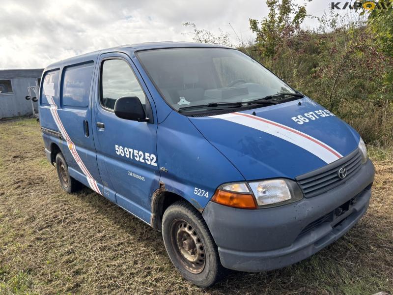 Toyota HIACE 2.5 panel van 3