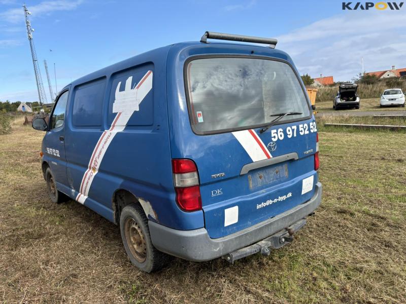 Toyota HIACE 2.5 panel van 7