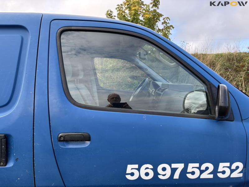 Toyota HIACE 2.5 panel van 21