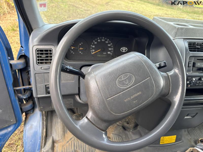 Toyota HIACE 2.5 panel van 59
